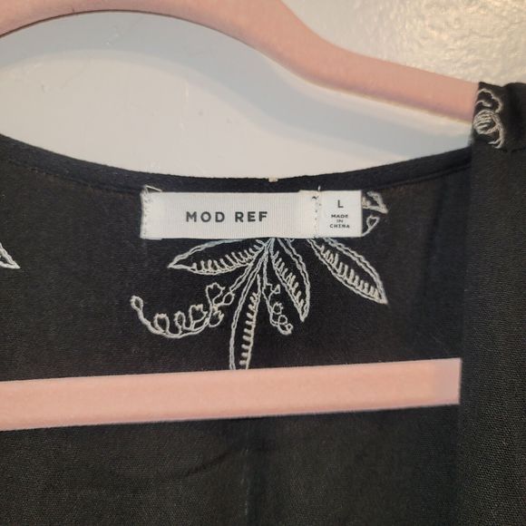 Elegant Black Floral Wrap Dress - Picture 4 of 9